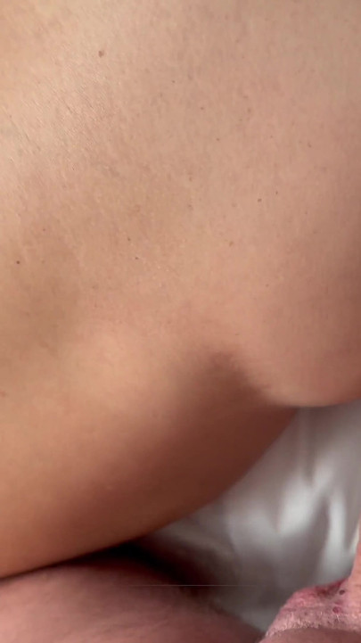 GILF panas memancut mani berulang-ubah pada jantannya