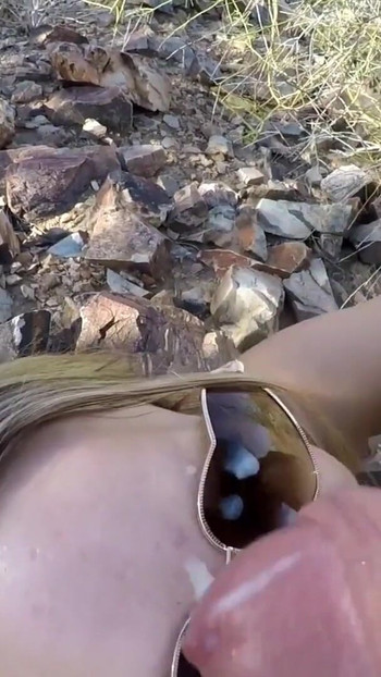 Επική στιγμή από το "Outdoor Facial and Bent Over Couch for TWO Cumshots"