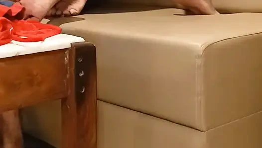 Sert anal seks yüksek sesle inliyor