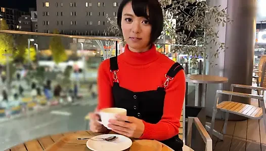 A118F07 Matching with a shy girl with short hair, a boyish girl! Cute is justice!! Her occasional beaming smile creates a cute gap! Private shoot at a love hotel and a shameless trapped sex scene!