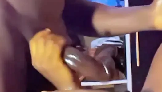 Aku selingkuh dari pacarku karena aku suka kontol tetanggaku