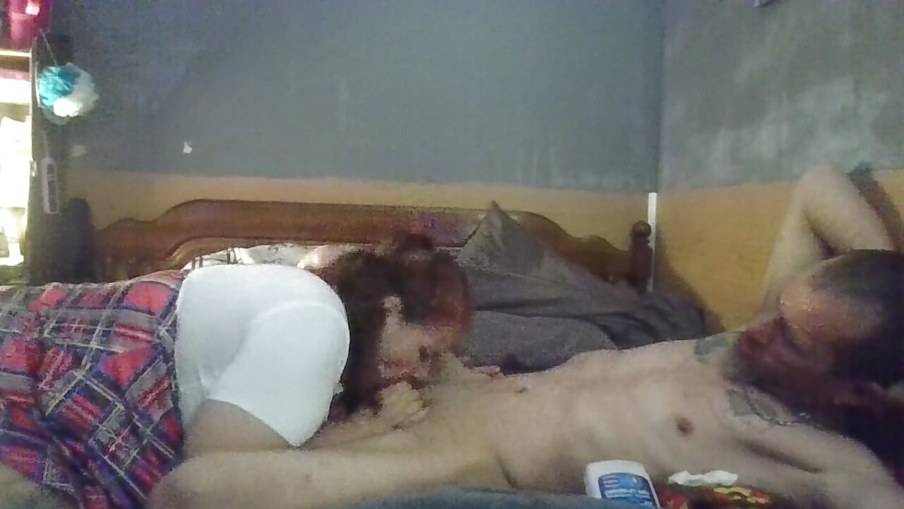Angelemmalee gets messy as Daddy squirts cum on face!!!!