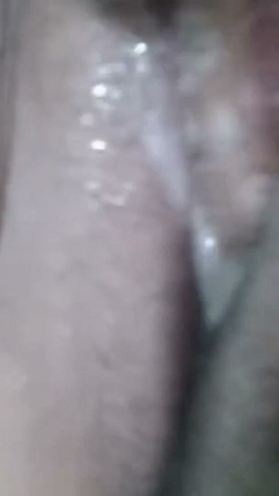 Mamă sexy filipineză umedă și excitată | Clip 1