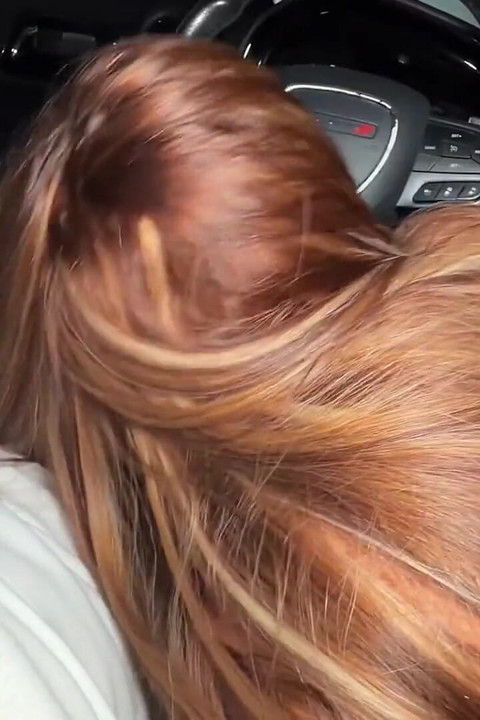 Beautiful Girl for the Service with Oral Sex Because She Didn't Have Any Cash