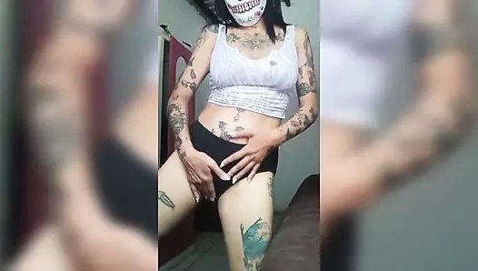 Teman pacarku ngirim video hotnya sama aku