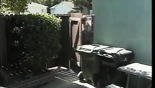 Büyük memeli tatlı zenci kaltak beyaz bir yarağı seviyor
