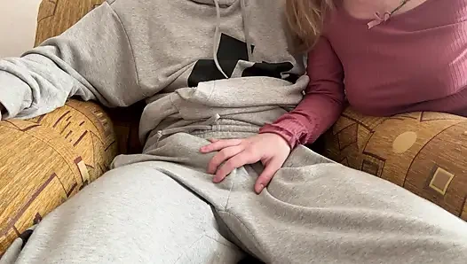 Огромный камшот на задницу моей падчерицы