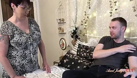 Bibitjudysxxx - ibu kos semok layla bird membiarkan penyewanya membayar uang sewa dengan air mani