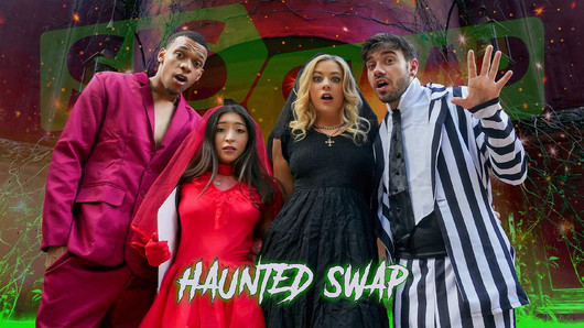 The Haunted House of Swap by SisSwap Featuring River Lynn & Amber Summer - TeamSheet Halloween