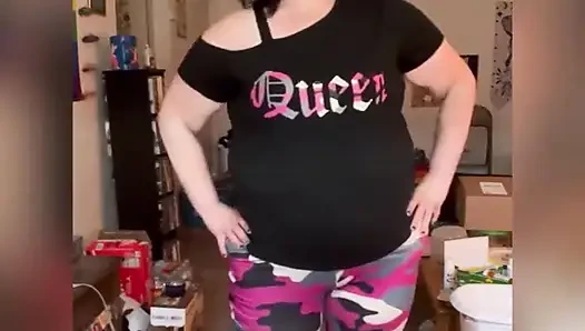 Queen fışkırtıyor