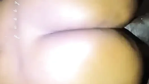 Olgun bebek canavar yarağa twerk yapıyor ve fışkırtıyor