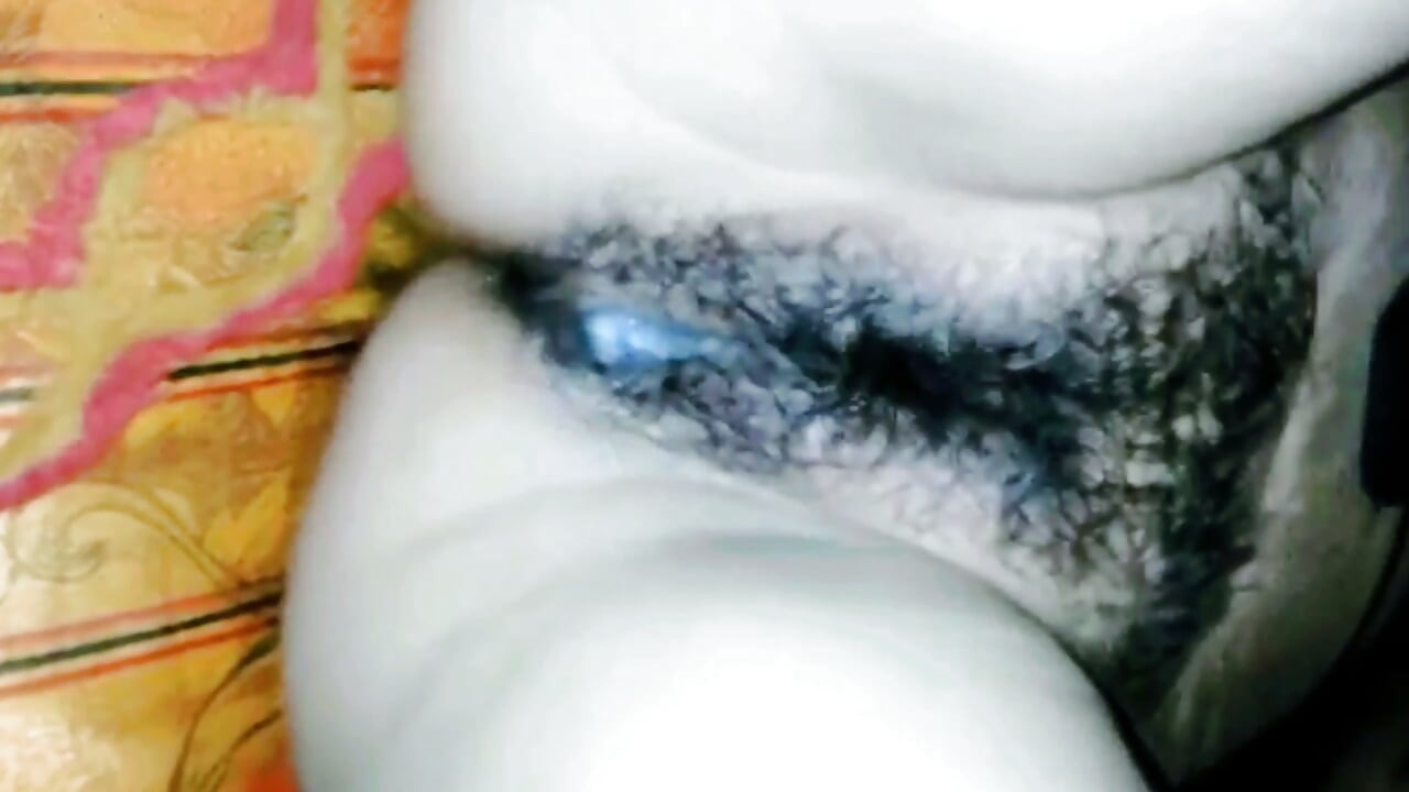 Girl's seal was broken for the first time and she started having pain in her vagina porn video