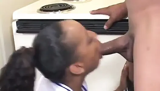 Memek suster nakal ini pantas dijilat sama pasiennya