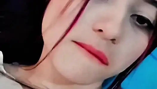 18 yaşında, onunla üniversitede tanıştım ve bu oldu