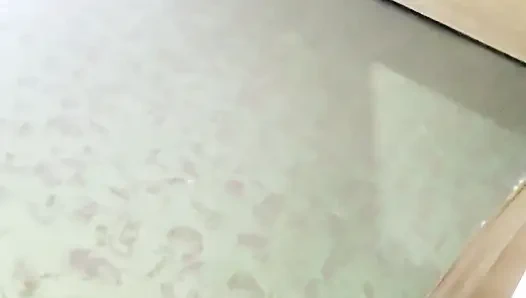 Müslüman seema hindu erkek arkadaşının yarağını emmek için kocasını aldatıyor