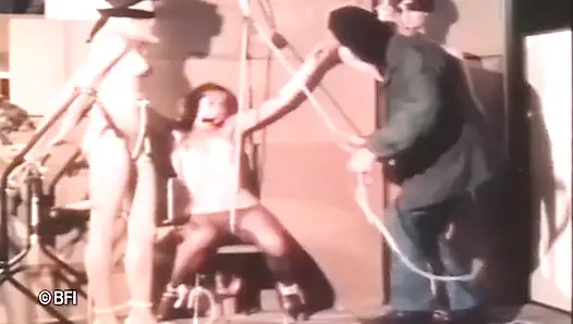 Submissive bondage dolls - musik statt ton