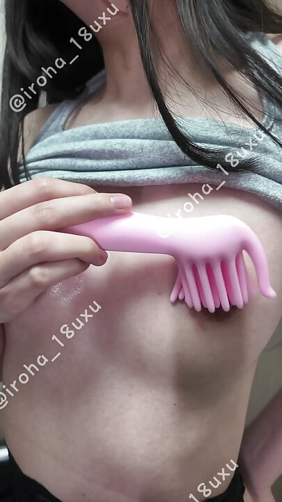 일본 아마추어 미녀 십대 소녀가 젖꼭지 오르가즘에서 혼자 놀다가 통제 불가능한 스쿼팅까지 가는 장면