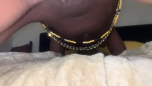 Pijat pantat smokey si cewek kulit hitam hot di ranjang