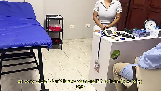 Doktor hastanın amını kontrol ediyor ve sonunda ona iyi bir orgazm yaşatıyorlar