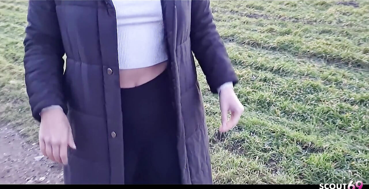 German Blonde PAWG Teen Lisa Get Risky Outdoor Fuck at First Date