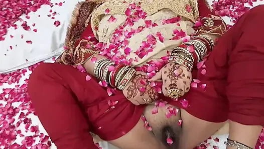 Suhagrat - seks malam pernikahan pertama - pasangan hot India baru