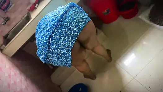 Indian Desi Hot Aunty Fucked by Neighbor Guy When She Was Cooking in Kitchen in Morning While Uncle Not at Home