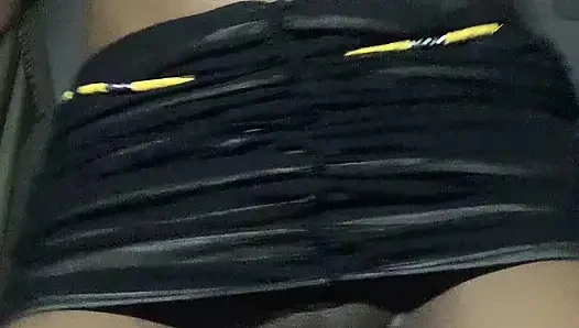Ateşli seksi dans zenci genç kız mini etekli yağlı ıslak amcık gösterileri ile azdırıyor