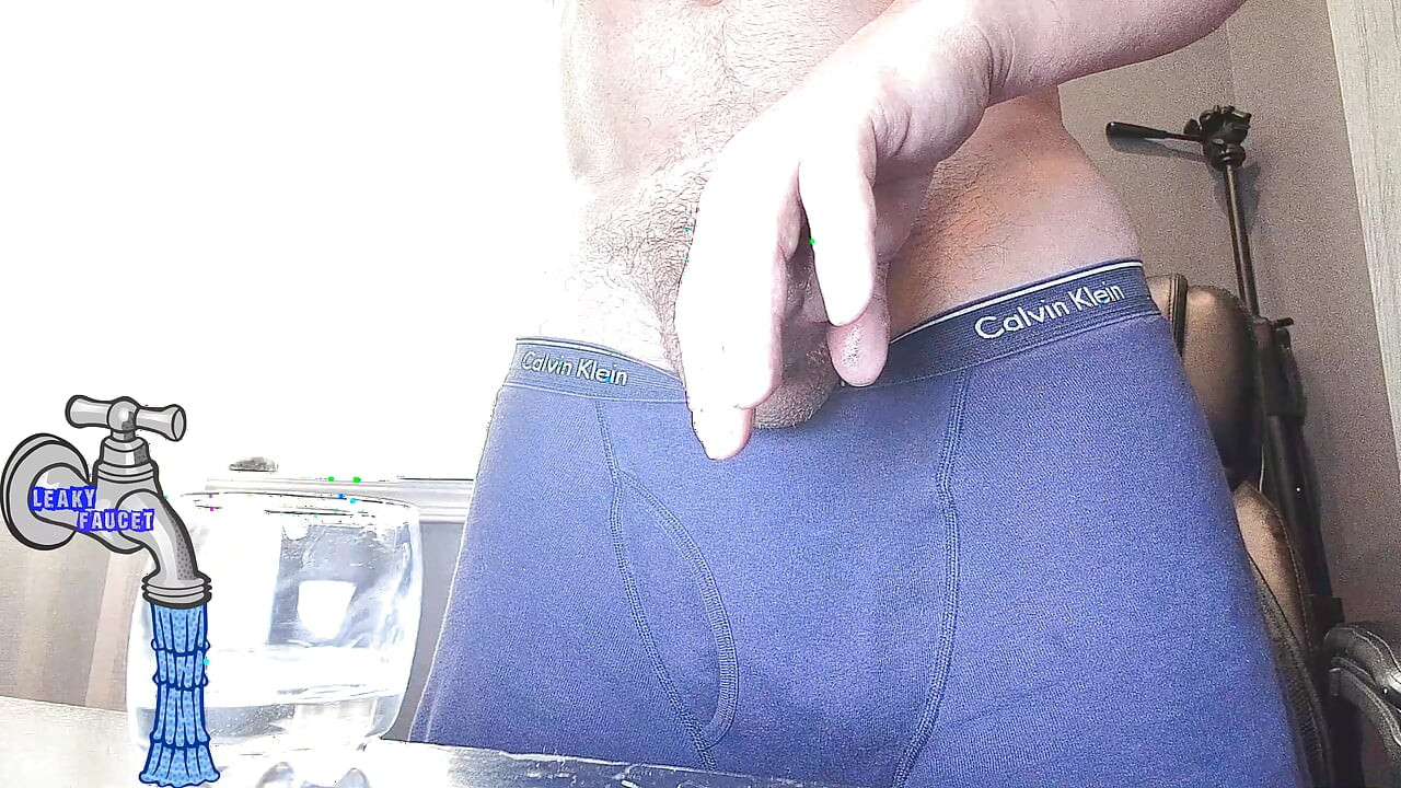 Solo jerking and then Cumshot in 11 minutes