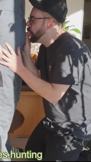 Trenutak koji morate vidjeti iz filma "Straight Farmer Boy Convinced"
