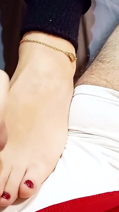 Incredibly Hot Footjob 2 - LittleMissMiniFeet | Clip 1