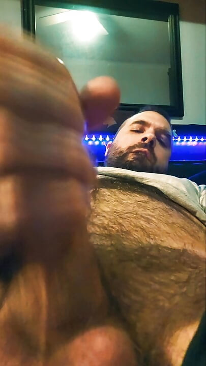 Derek compilation of juicy cumshot.