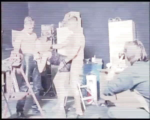 Są to idealne laski z Niemiec, które bawią się na plaży