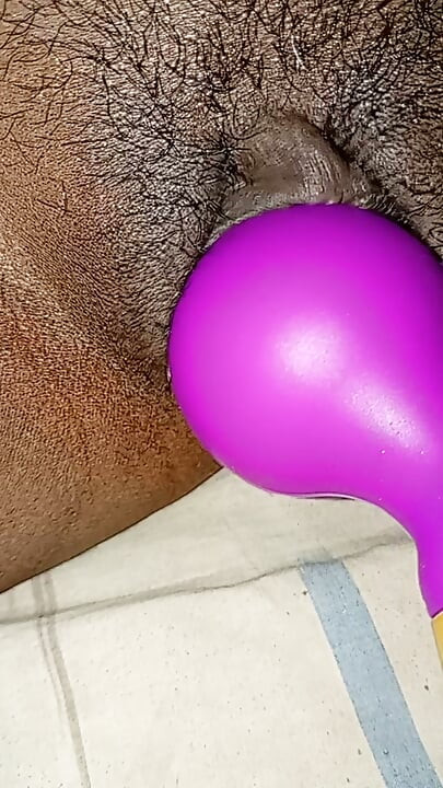 Bhabhi gostosa se masturbando e gozando