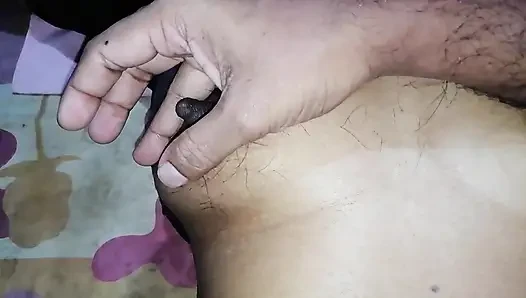 Behaarte muschi und titten ganzkörper necken