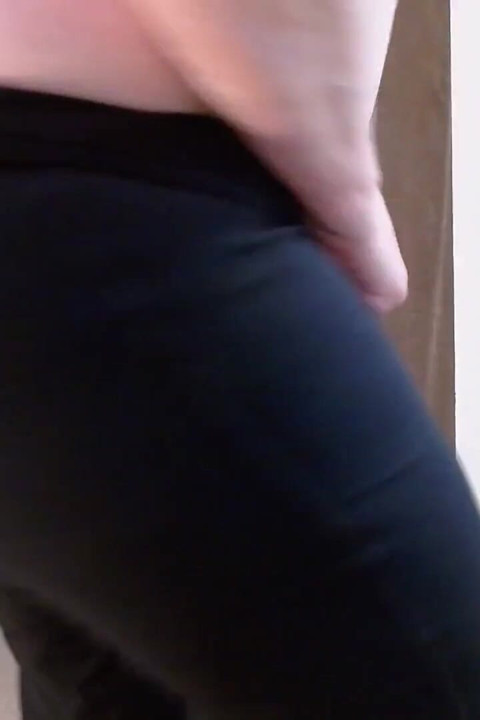 1398 Dawnskye Makes Dettele Sniff Her Anus