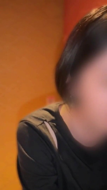 在酒吧接女孩并做爱。我的呻吟声很大，酒吧里的每个人都听到了（#394） | 短片 2