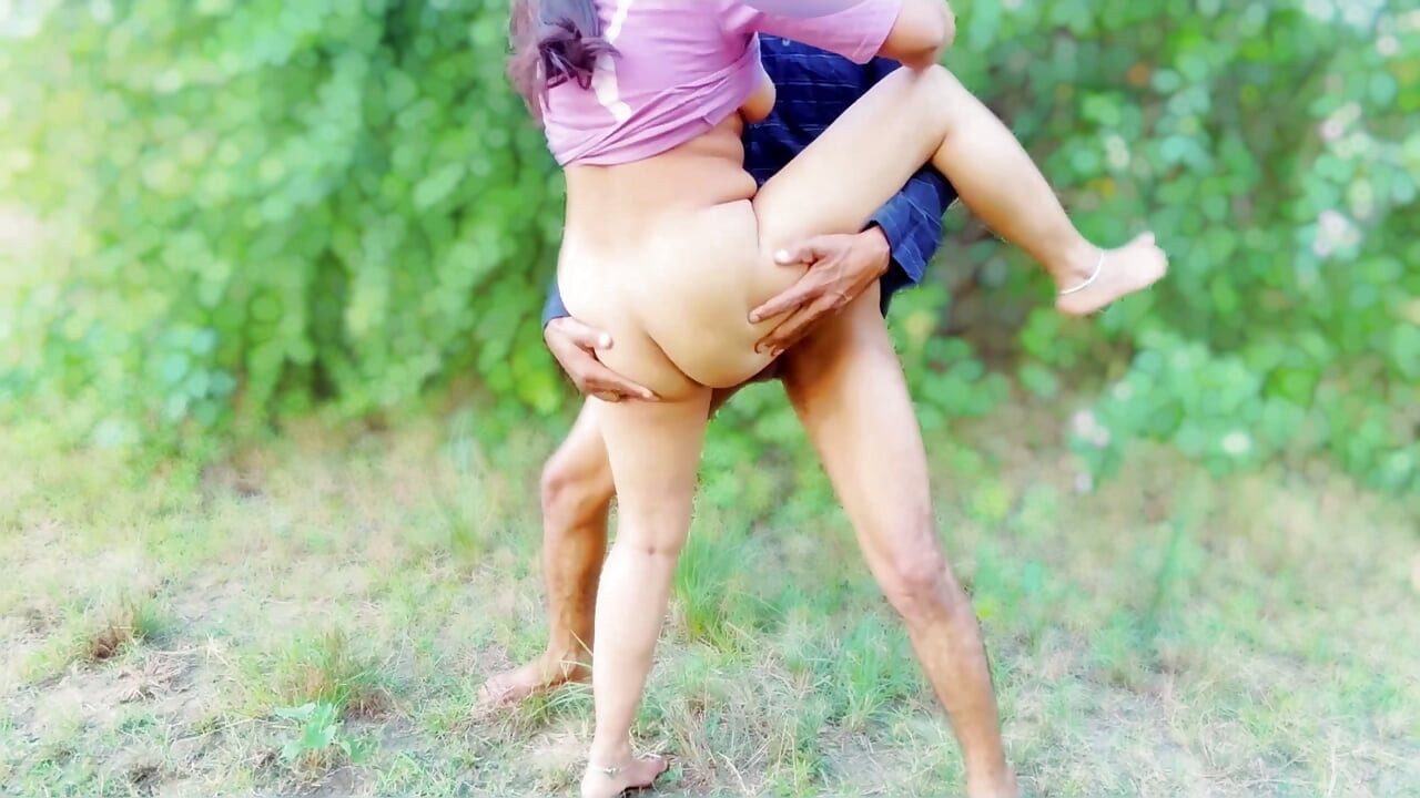 Desi village girl suman making love in forest and fuck her tight pussy in jungle viral
