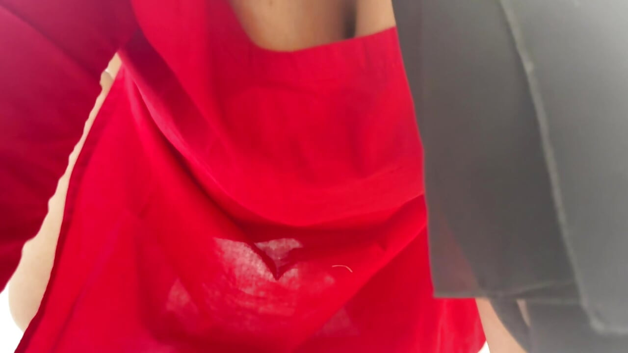 Ateşli otel hizmetçisi odasını temizlerken yabancı misafir tarafından sikiliyor!