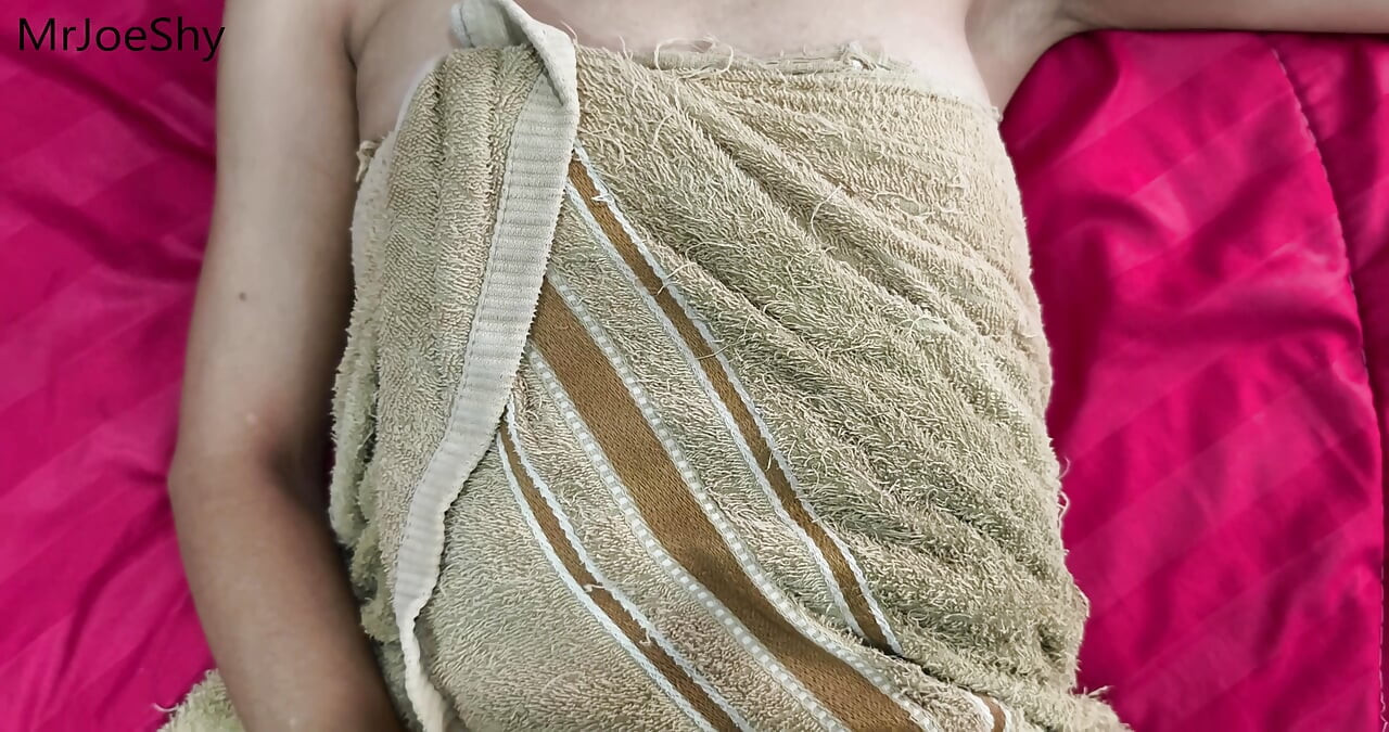 Première fois devant la caméra – Petite asiatique rousse mince amateur