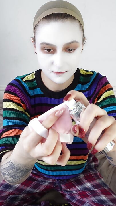 Cuckles Makeup