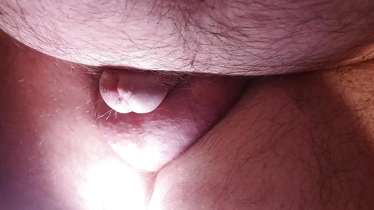 ชายอ้วนต้องน้ําแตกแบบแฮนด์ฟรีซ้ําๆ เพื่อเอาใจผู้หญิง