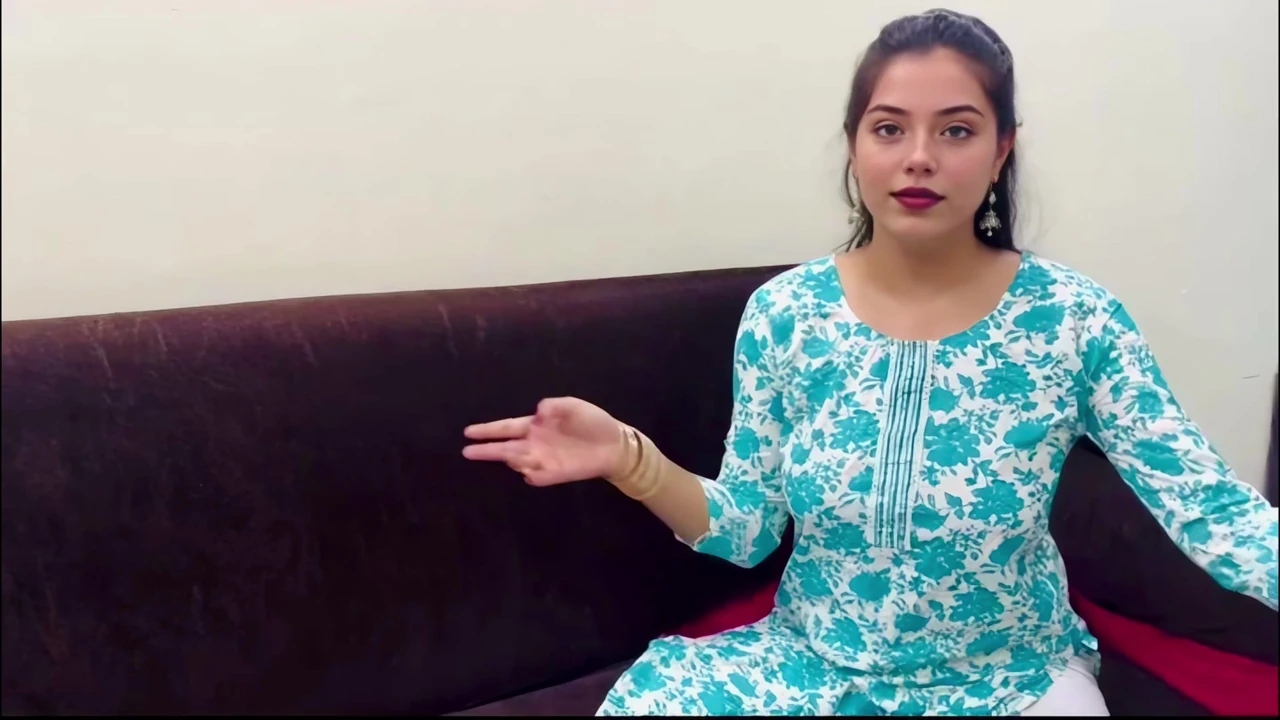 Hintli saas tarafından ilk kez mastürbasyon, Hintçe gerçek ev yapımı seks videosu