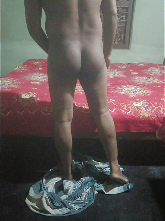 Menunggu gadis tua dengan pantat berisi yang gemuk untuk orgasme