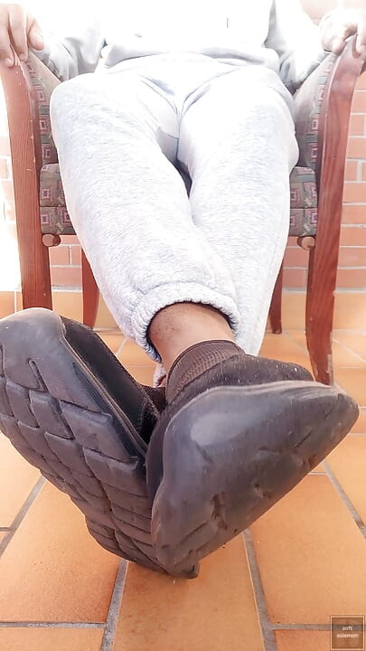 Eu removo meus sapatos fedorentos (2026)