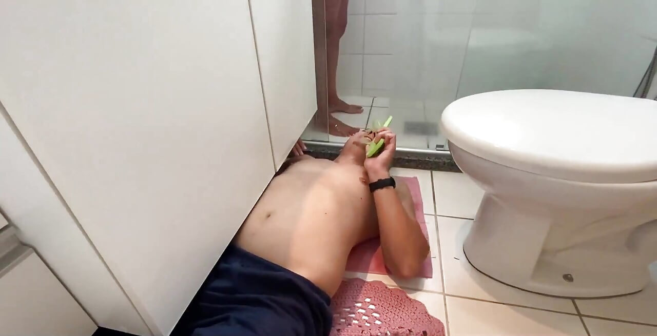 腳奴洗澡後被踩踏 第2集