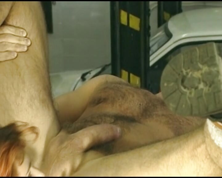 장난감 가지고 놀기 전에 보지 따먹히는 독일 여자