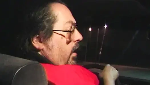 Wilde Taxifahrt: Heiße Blonde im Auto