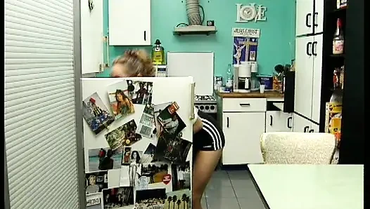 Public street pickup - cewek semok toket besar ini di-anal sama kontol besar pria ini