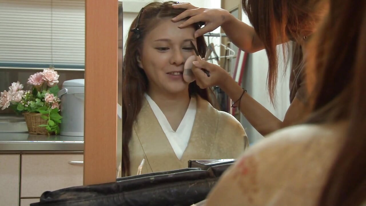 격렬한 두근 두근 후 두꺼운 정액이 떨어지는 보지 벌리기