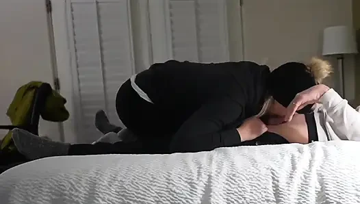 Seksi çift kayak gezisi sonrası ateşli sert seks
